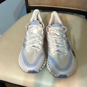 Ladies almost new adidas sneakers worn only once